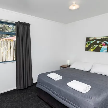 Waikanae Beach Top 10 Holiday Park Gisborne Exterior photo