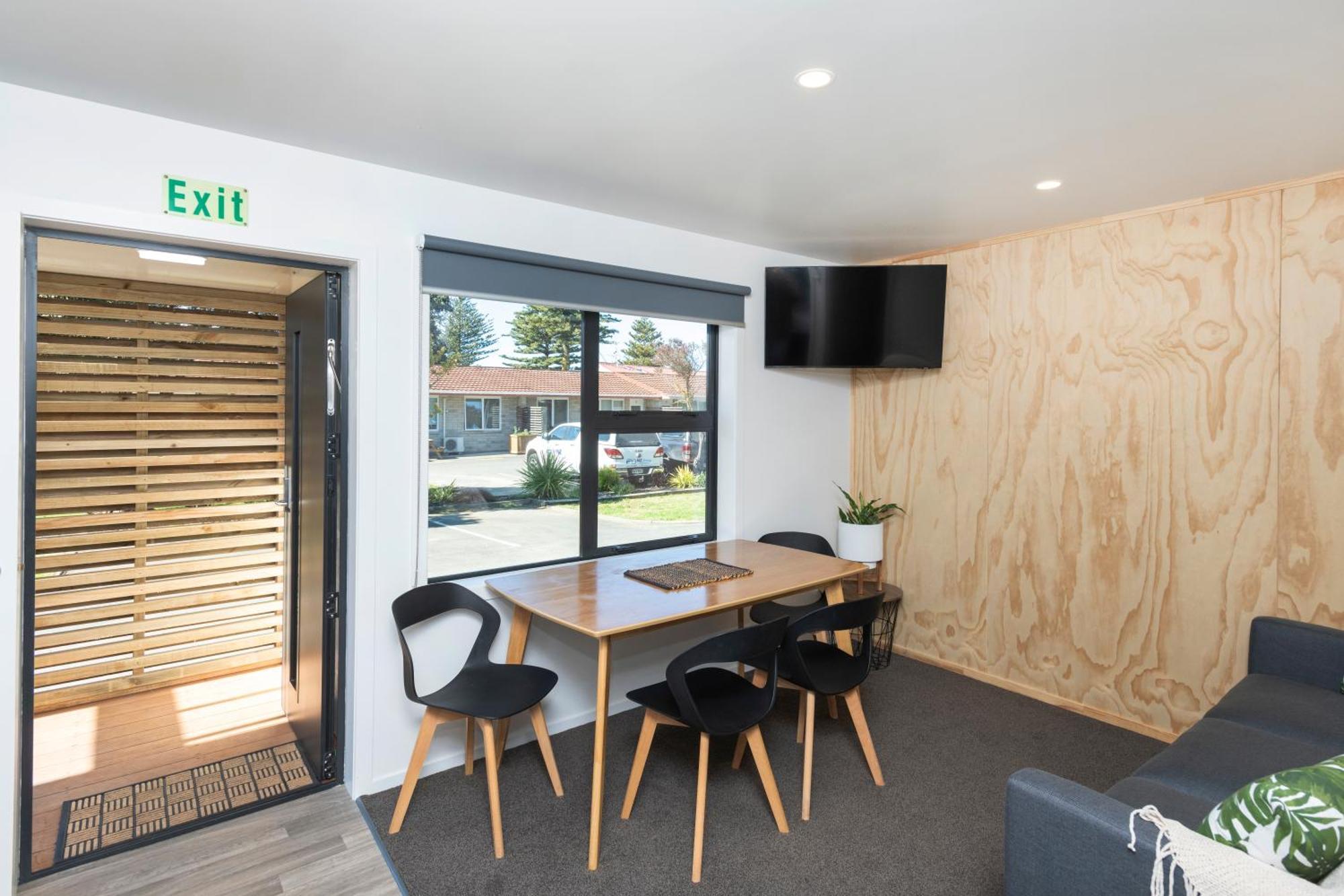 Waikanae 10 4*